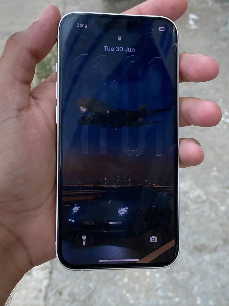 Apple iPhone 13 1