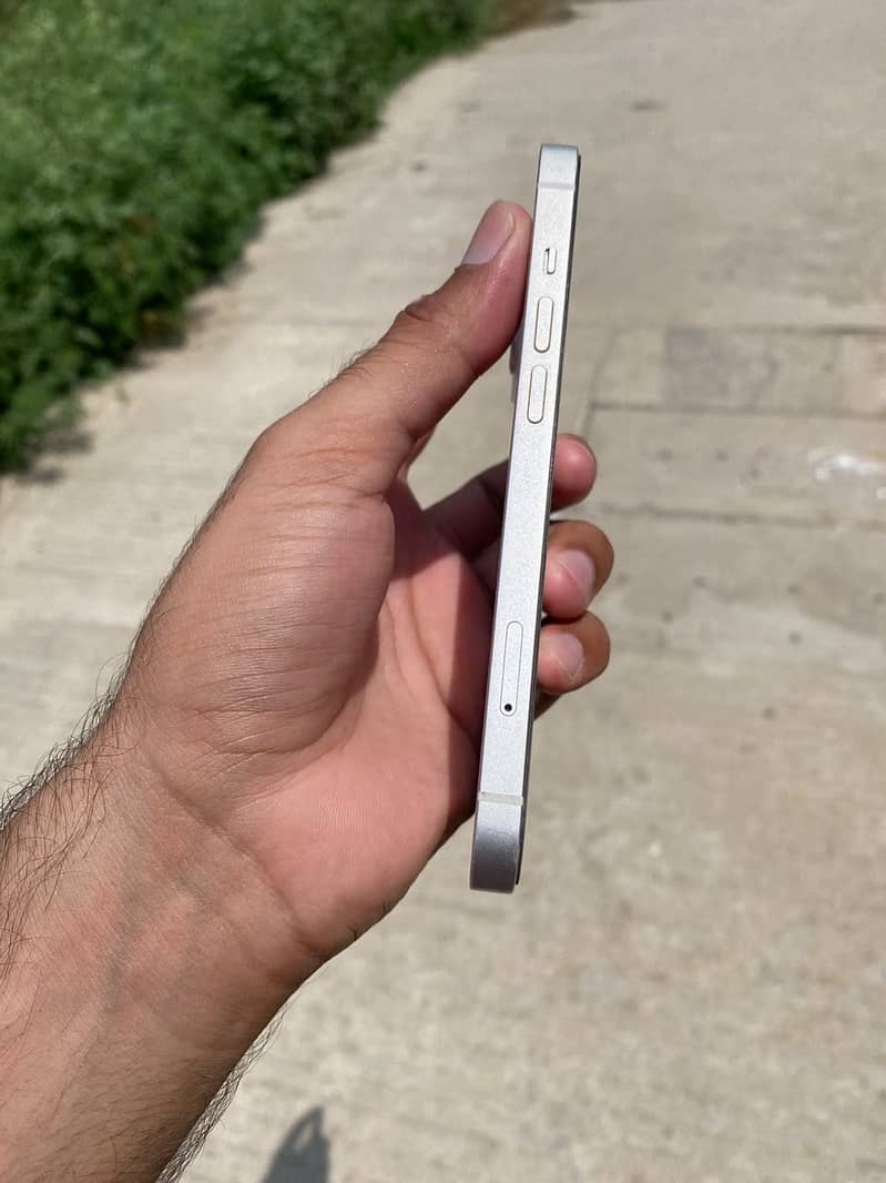 Apple iPhone 13 3