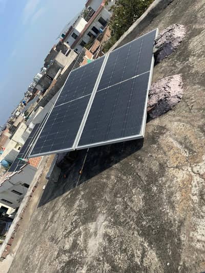 2 solar panels , 1 controller