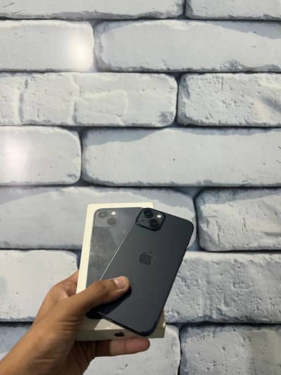 Apple iPhone 13