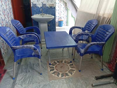 bosen pure chairs and tables excellent condition no scratches