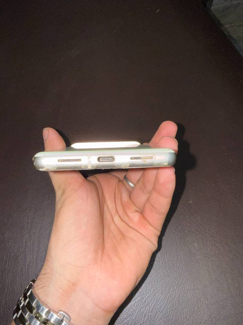 Google Pixel 7 4