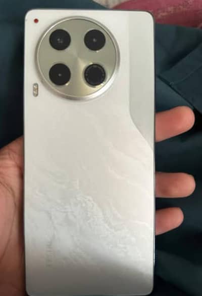Tecno CAMON 30 8+8 ram 256 memory on display fingerprint