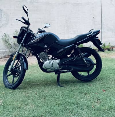 YAMAHA YBR 125 - 2022 MODEL BLACK 9800 Driven Only