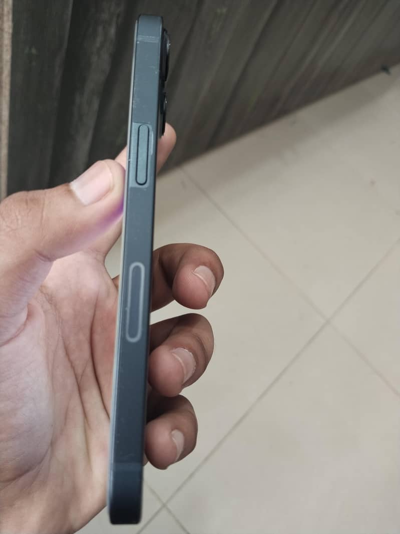 Apple iPhone 13 1
