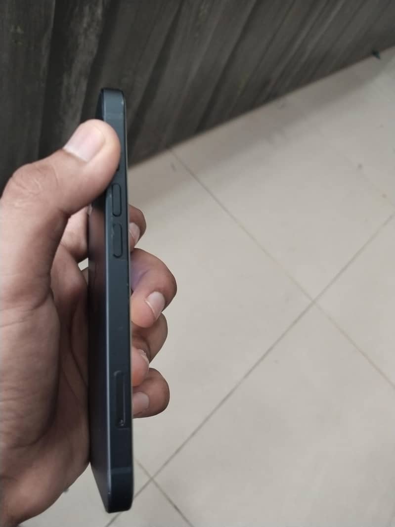 Apple iPhone 13 3