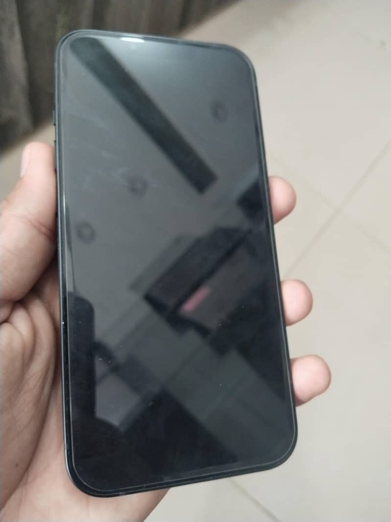 Apple iPhone 13 5