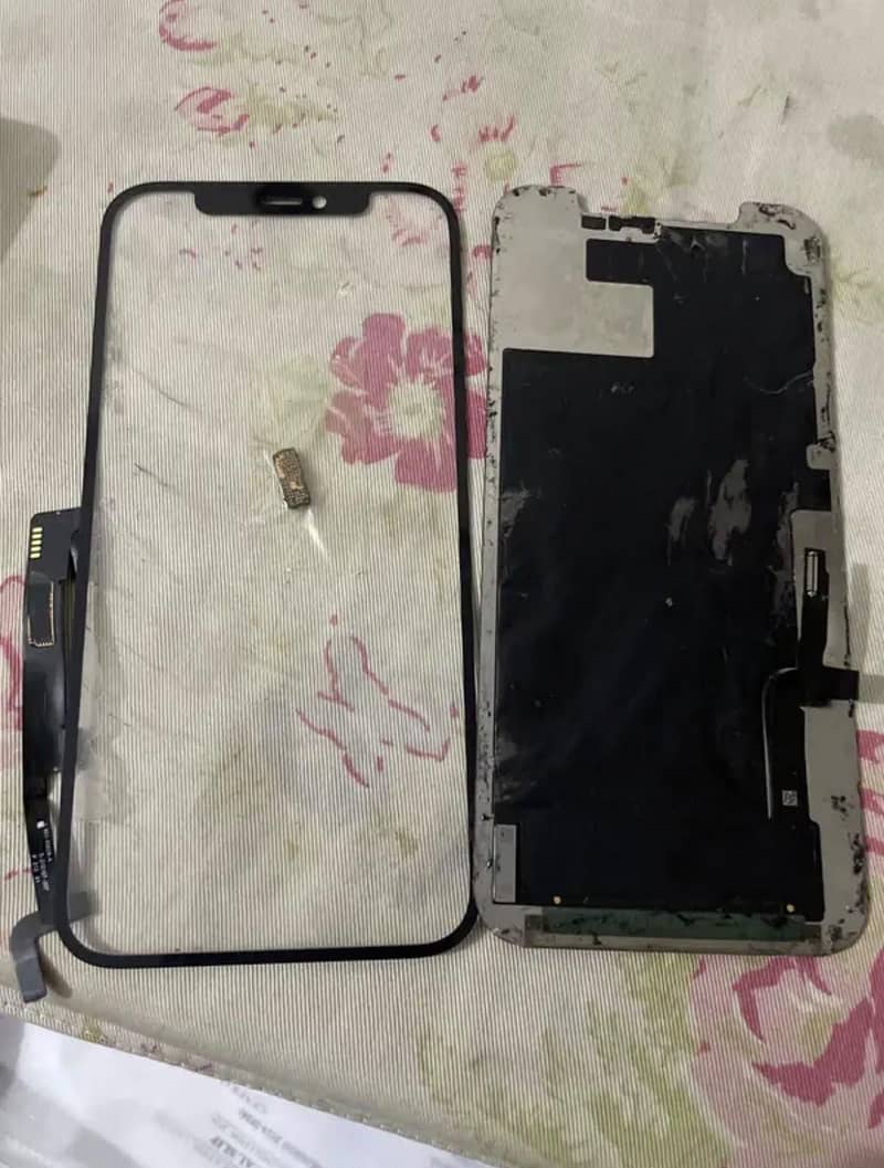 Apple iPhone 12 4