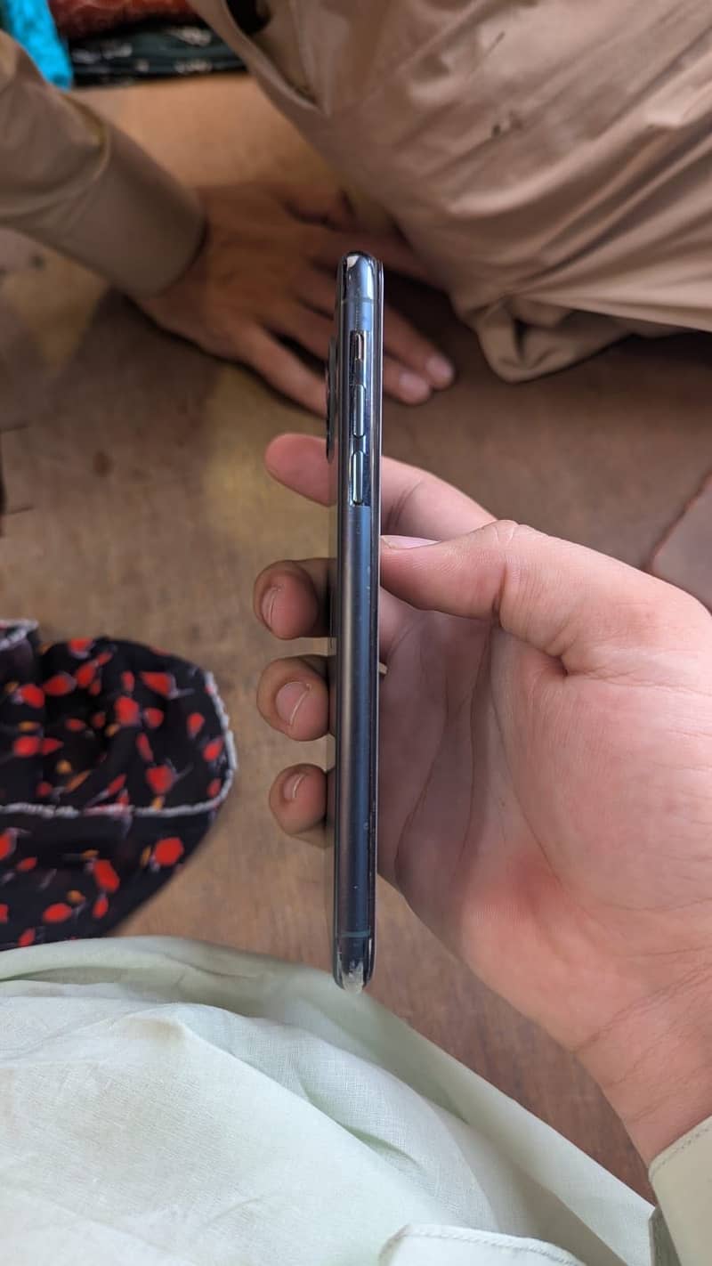 Apple iPhone 11 pro max 2