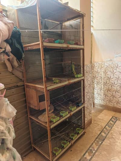 achi lakri me bana howa ye cage new condition me hi he