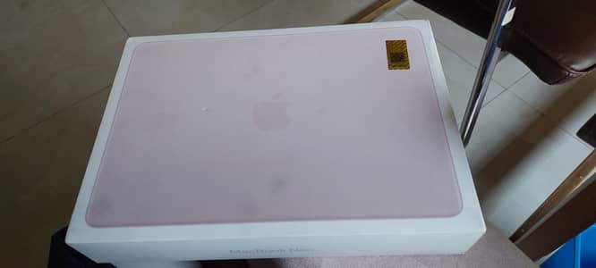 Apple Macbook neo (packed)