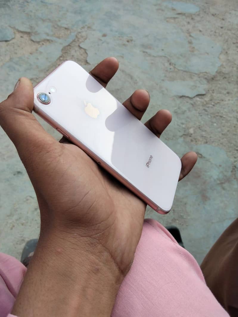iPhone 8 1