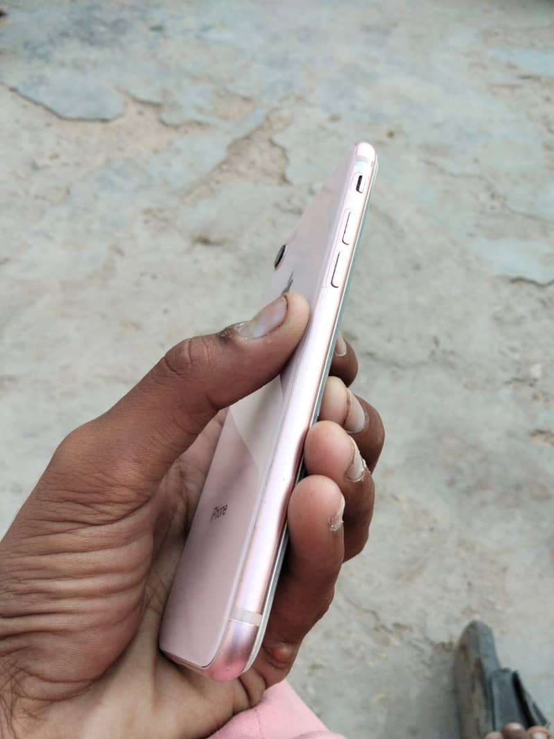 iPhone 8 2
