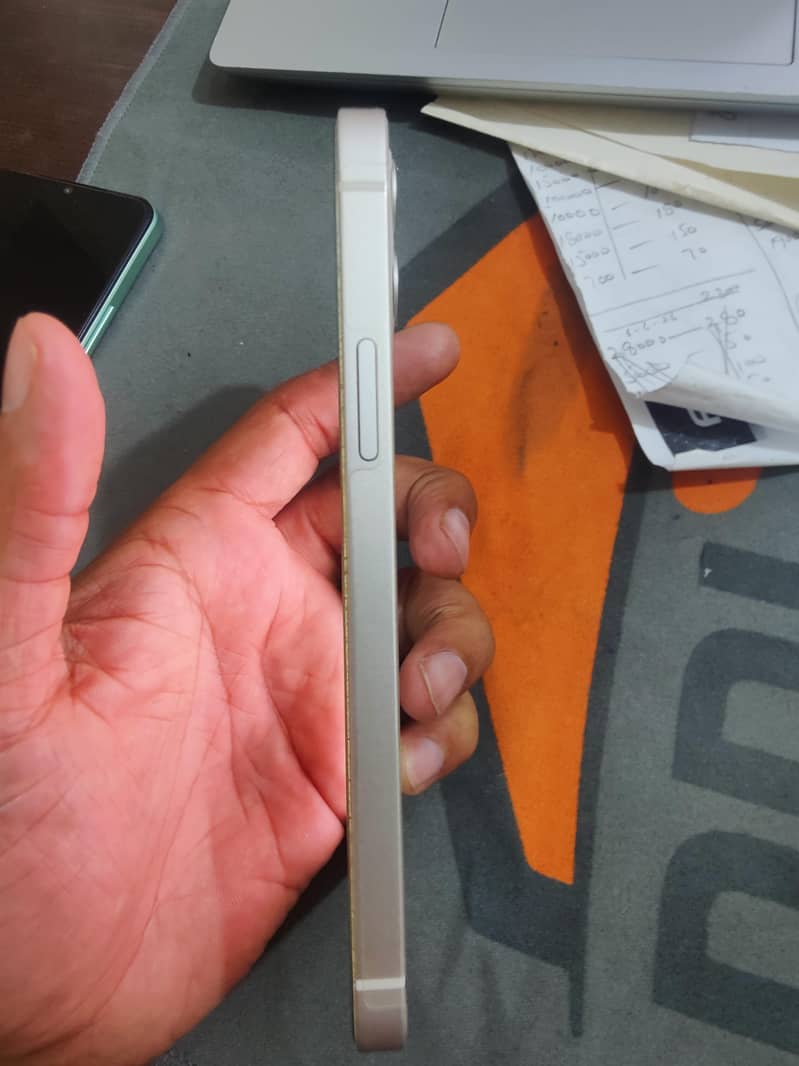 Apple iPhone 12 3