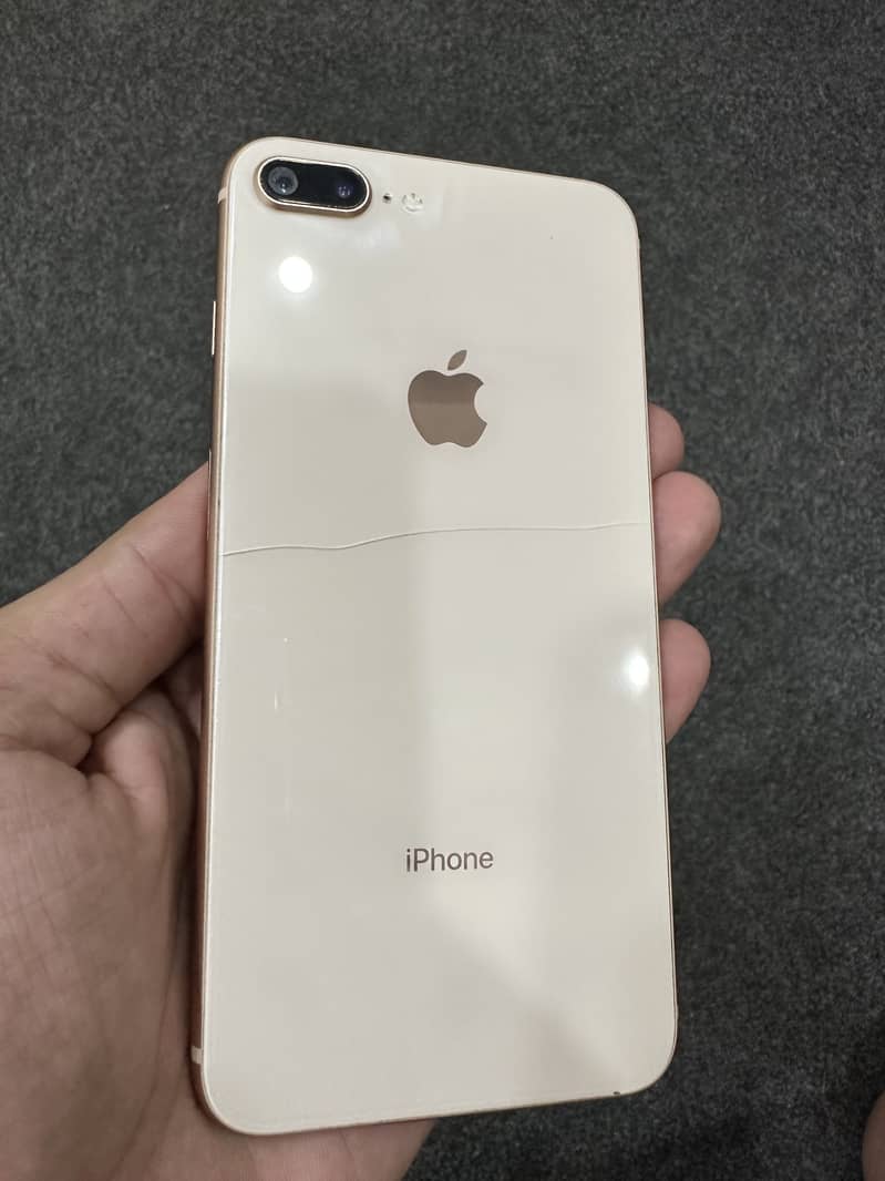 Apple iPhone 8 Plus 1