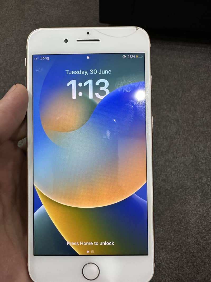 Apple iPhone 8 Plus 2