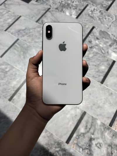 iPhone XS 10/10 condition ok factory unlock Whatsapp num 03078534662