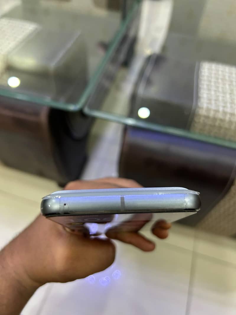 Google Pixel 8 3