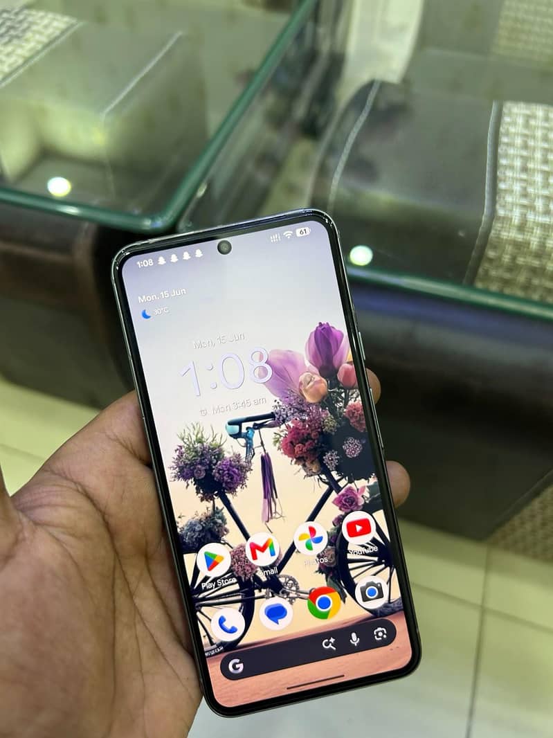 Google Pixel 8 4