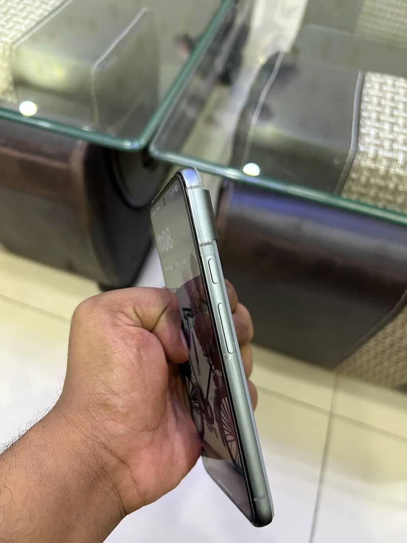 Google Pixel 8 5