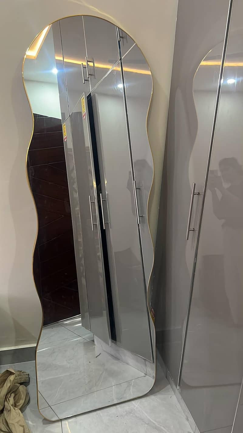 long mirror 0
