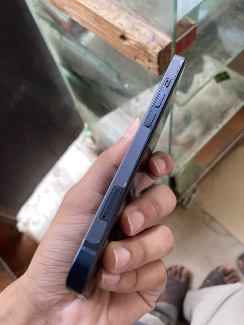 Apple iPhone 13 3