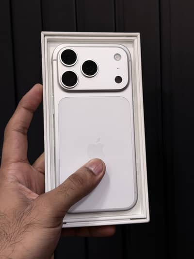 iPhone 17 pro Silver PTA-APPROVED 256GB Water pack