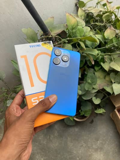 Tecno Spark 10 condition 10/9 with box 4/128. GB