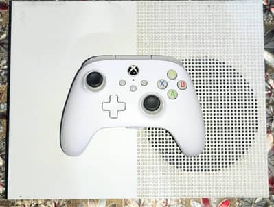 Xbox One S 500 GB + Special Xbox One S Controller