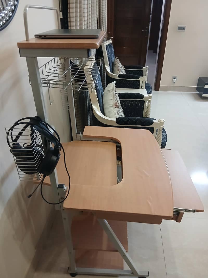 computer table 3