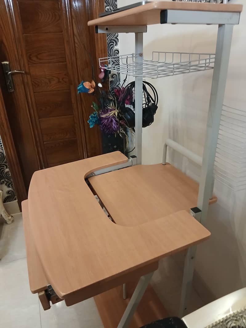 computer table 4