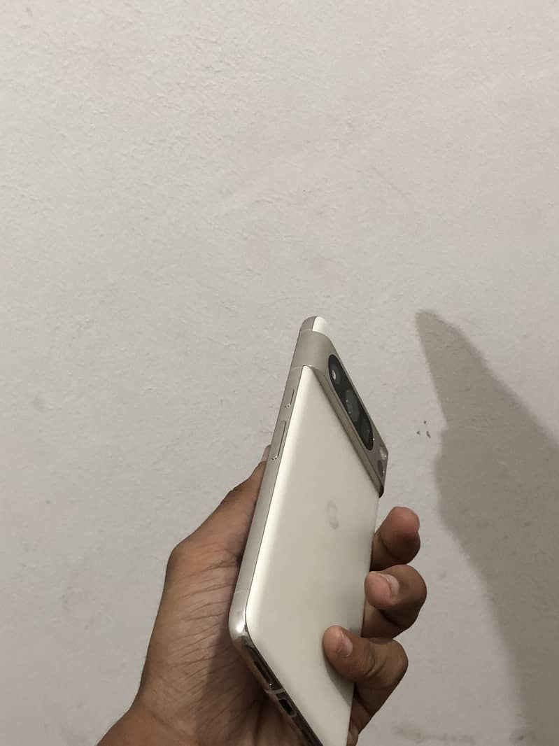 Google Pixel 8 Pro 4
