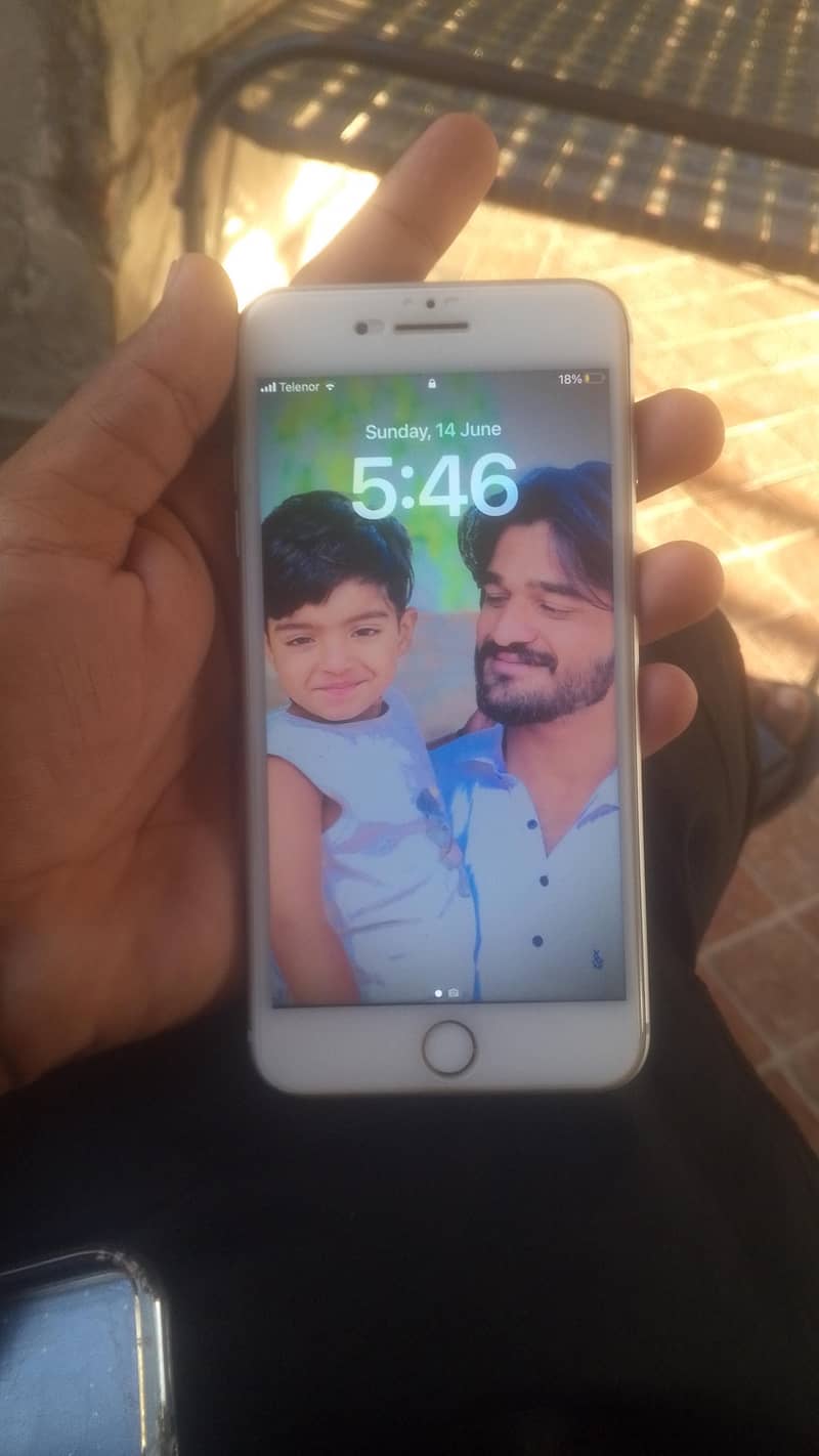 Apple iPhone 8 Plus 0