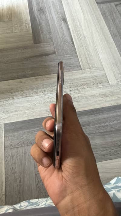 Vivo V21