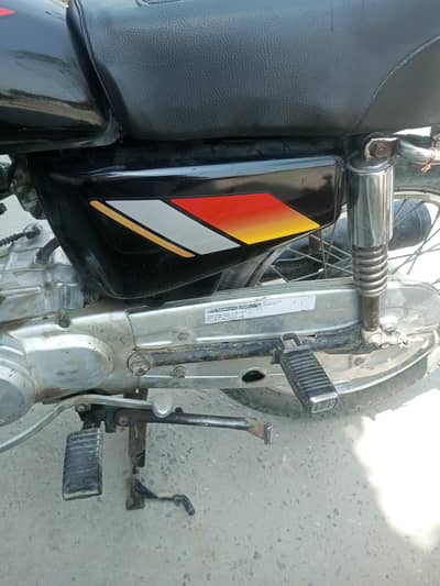 2003 model 125 saf sutra hai injan zero pa rim tair sb kuch zero pa ha