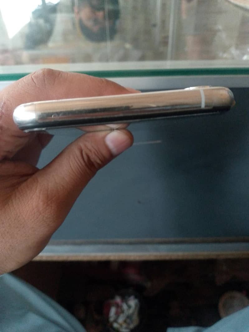 Apple iPhone X 5