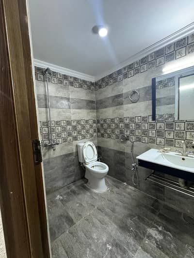30/60 Ground portion available for Rent in G13