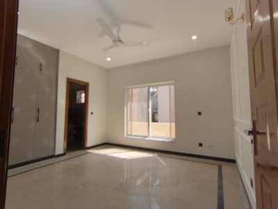 30/60 House Available For Sale in G13 Rent value 2Lakh