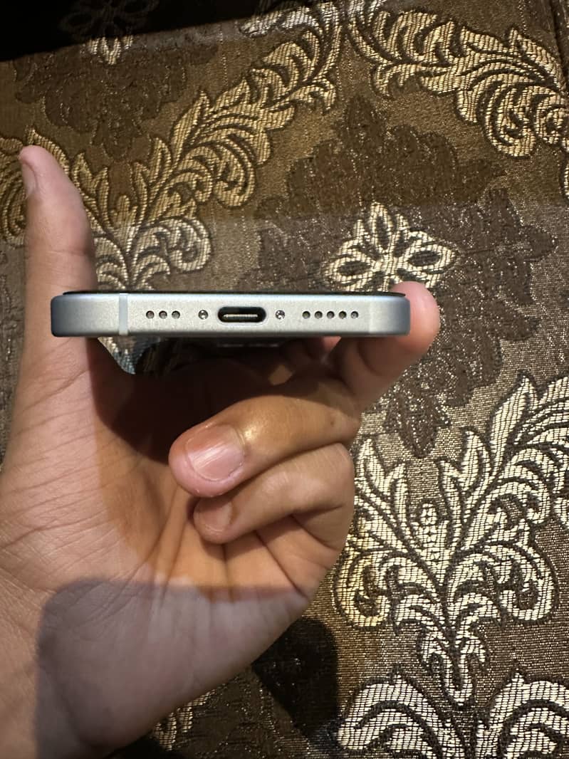 iPhone 15 2