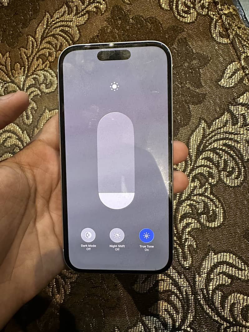 iPhone 15 4