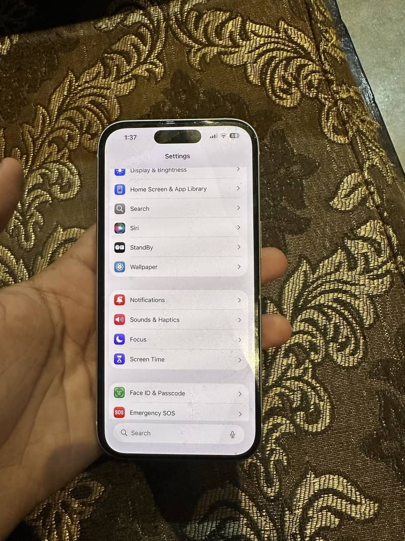 iPhone 15 6