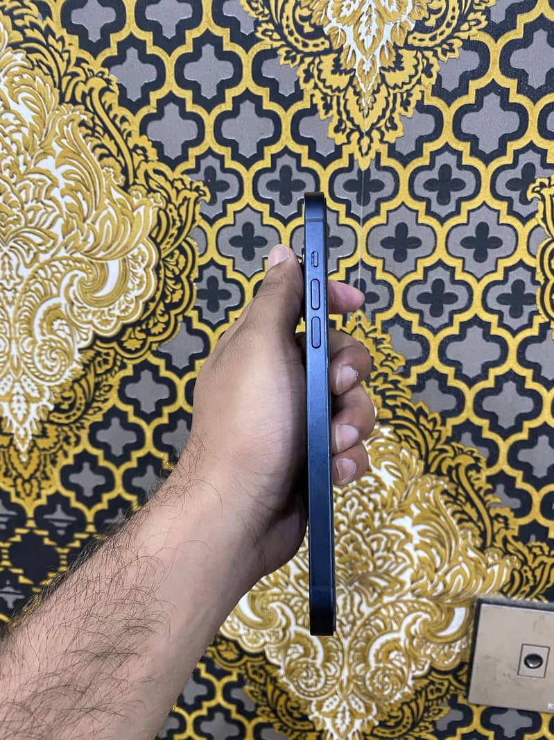 Apple iPhone 14 plus 3
