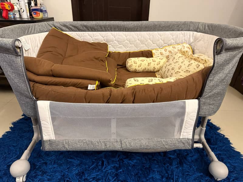 NEWBORN BED / SWING 0