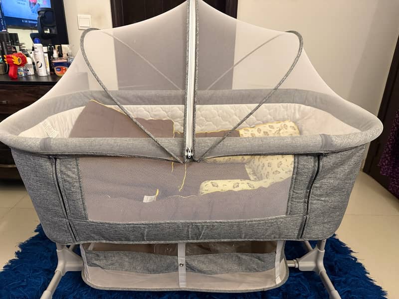 NEWBORN BED / SWING 2