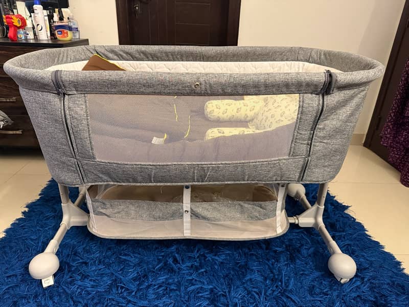 NEWBORN BED / SWING 4