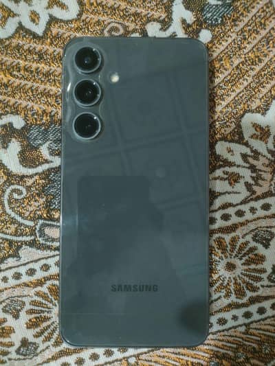 Samsung Mobile S24 fE