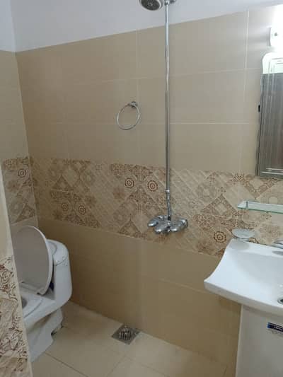 8 Marla House Available For Rent In New Lalazar
