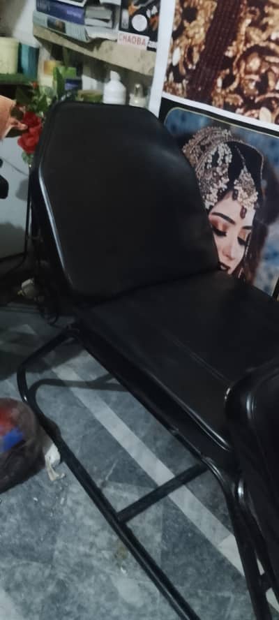 hydra facial bed