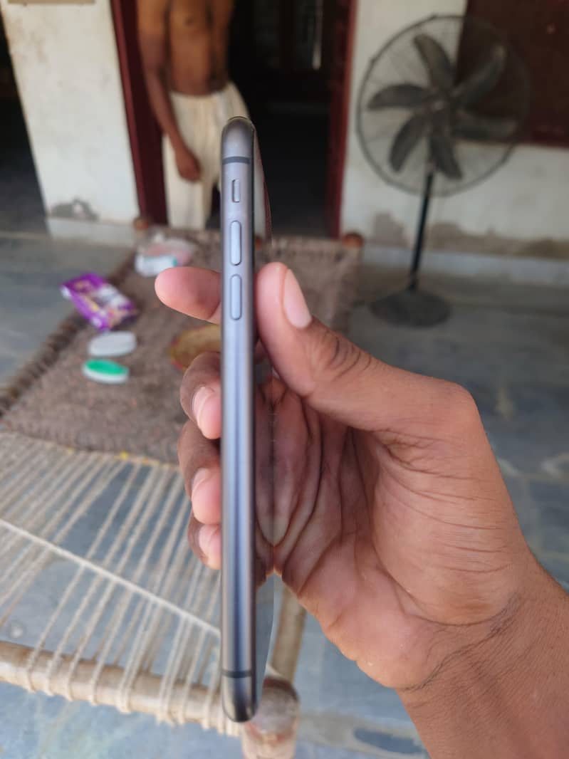 iPhone 11 2
