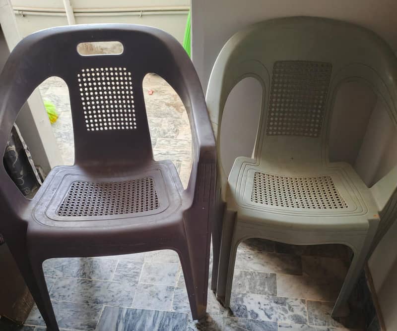 chairs 0